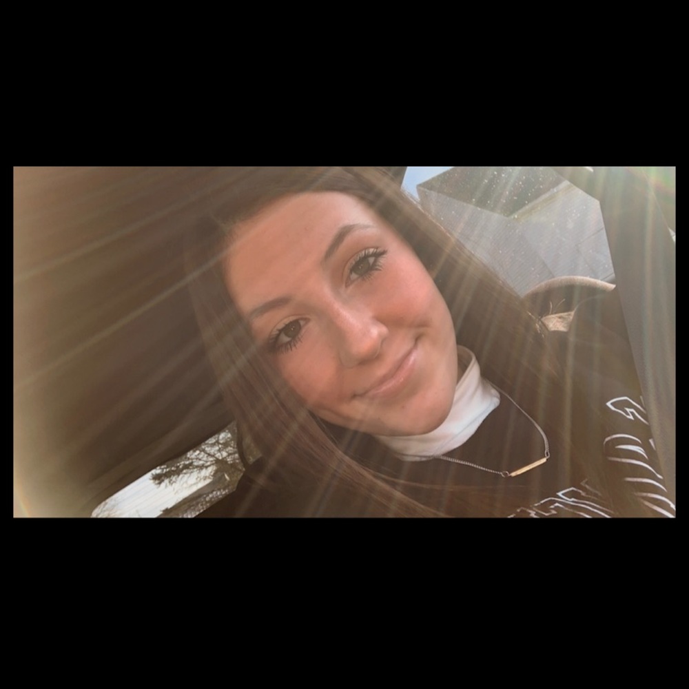 Meet your Posher, Hailey